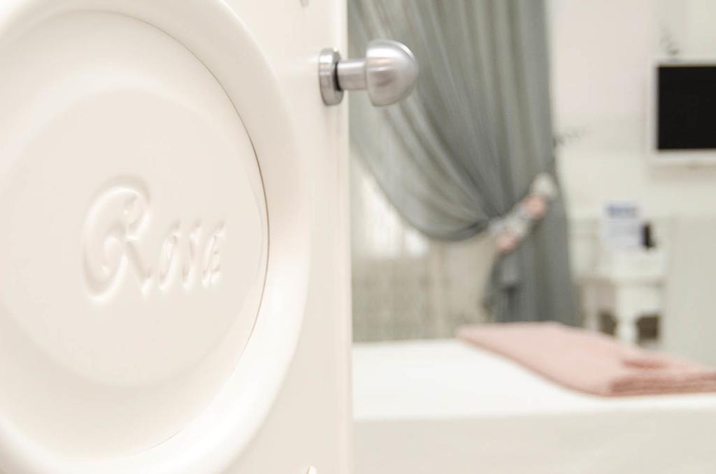 Domus Rosa Bed & Breakfast Наполи Стая снимка