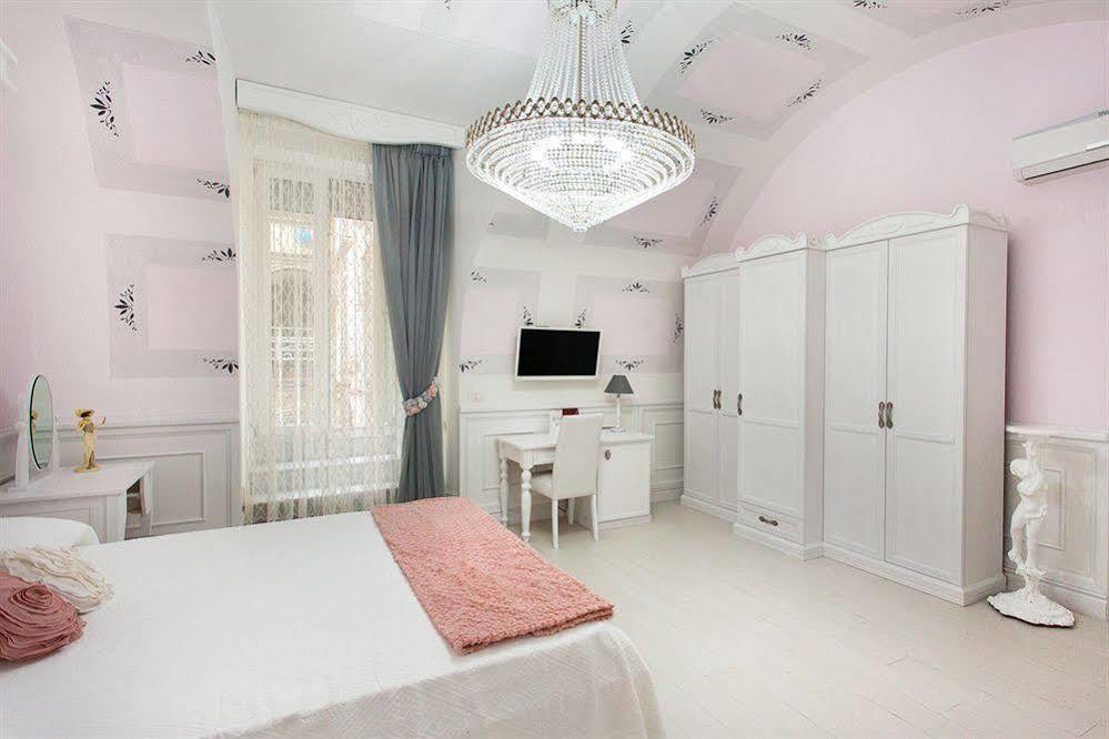 Domus Rosa Bed & Breakfast Наполи Екстериор снимка